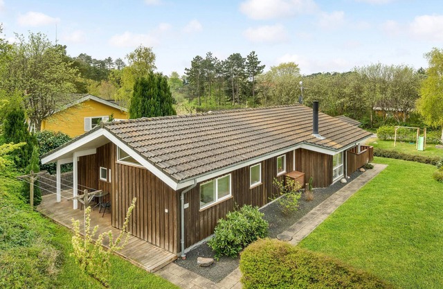 Awesome home in Ebeltoft with kitchen