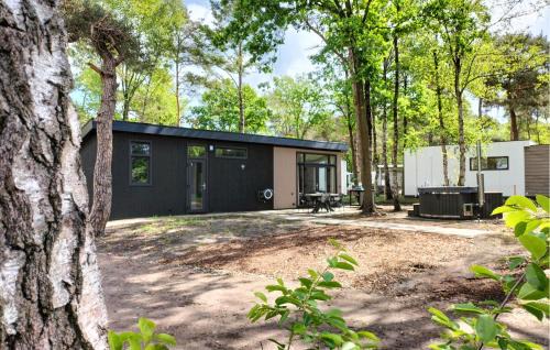 Awesome Home In Hellendoorn With Wifi