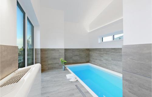 Awesome Home In Lembruchdümmer See