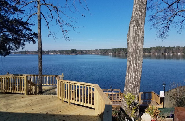 AWESOME view on lakefront property w/decks and dock on Lake Jordan