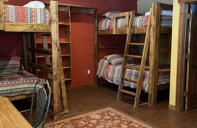 Axel's Hideaway, Exclusive Private Riverfront @Vacation Frio River