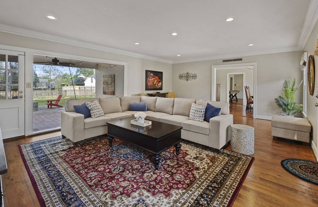 Azalea Trail Home With Gameroom