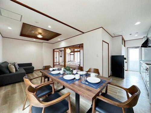 b hotel Life Gate - Expansive 4BR Apartment in Vibrant Nakamachi
