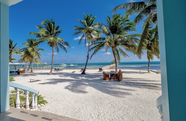 B1 Beachside with pool, porch, kayaks, bikes & more!