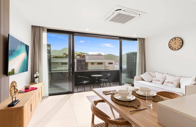 B203 - Amazing 1 Bedroom with Terrace