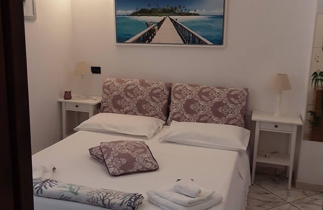 BAIA-LUNA APARTMENTS. room. 2