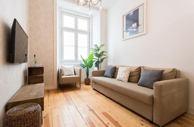 Baixa Modern Three-Bedroom Apartment - By Lu Holidays