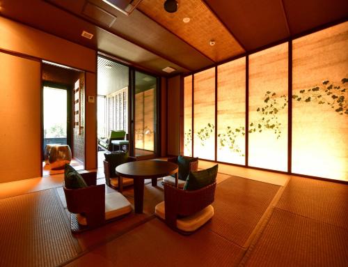 Balinese onsen ryokan Hakone Airu