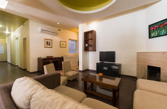 Balluta Bay Large Air-Conditioned 3 Bedroom Apartment