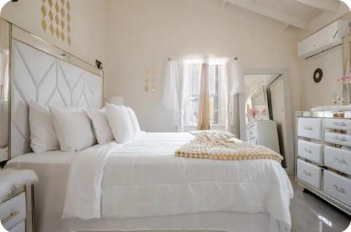 Barefoot Bliss Short Term Rental with pool in Colbeck Manor