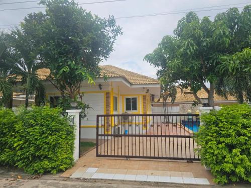 Barn sabai pool villa