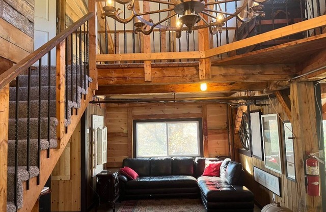 Basecamp Lodge Winter Retreat sleeps 3-9 guests