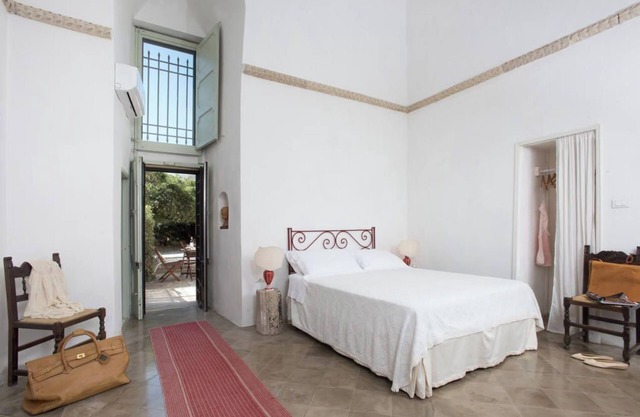 Bastione room with independent entrance and access to the park and swimming pool