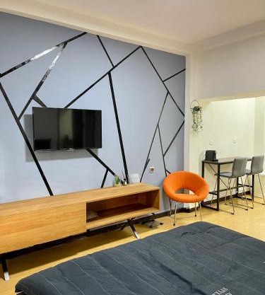 Bat Galim - Mirror Apartment by the beach