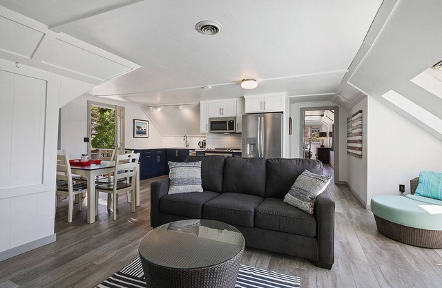 Bay Shore Bungalow-----In The Heart of Downtown Sister Bay!