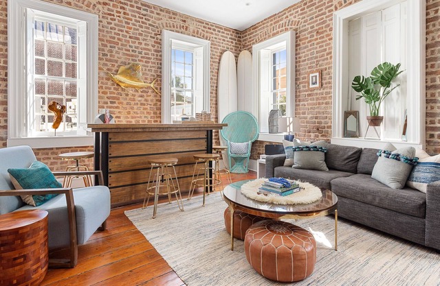 Bay Street Inn by StayDuvet | Prime Location