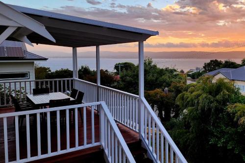 Bay Vista Cottage by the BnB Collection