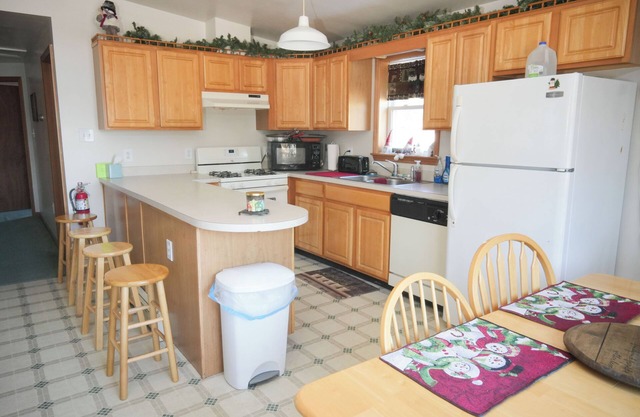 Bayview at Beachfront "Eagle Bay Village"