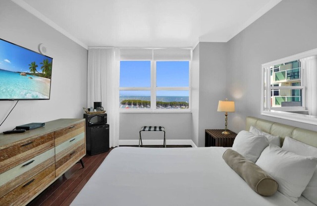 Bayview Gem! Coastal retreat