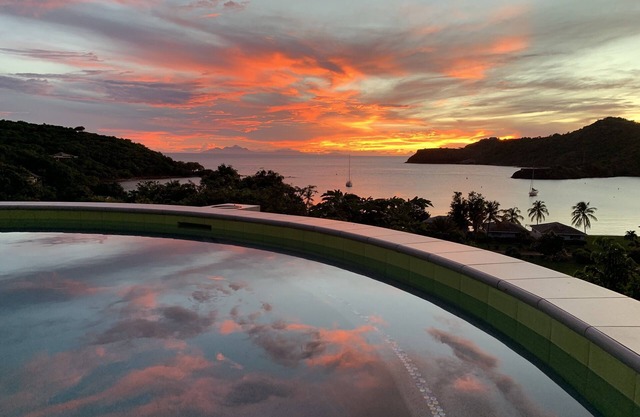 BEACH, BEACH, BEACH + PRIVATE POOL = YIPPEE!