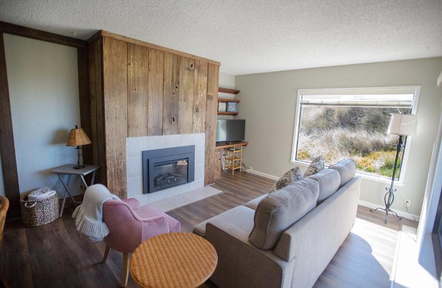 Beach Condo Shorebirds 211