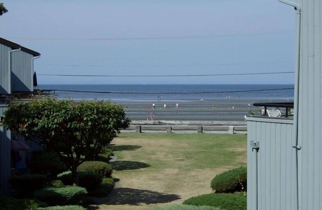 Beach Condo with Gorgeous View of Birch Bay