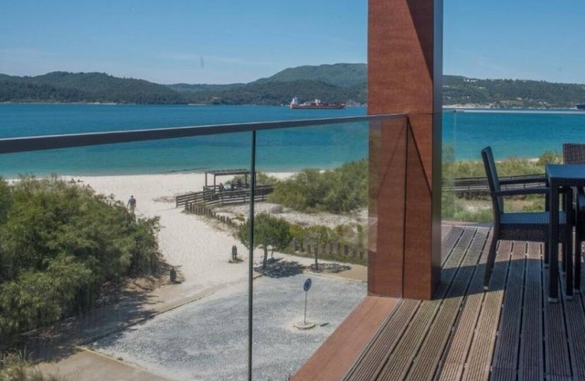 Beach Escape with Onsite Pool & Spa,Tennis, Free Parking, Short Drive to Lisbon!
