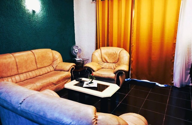 Beach front- Cozy 3-bedroom apartment in wonderful Flic en Flac with WiFi, AC