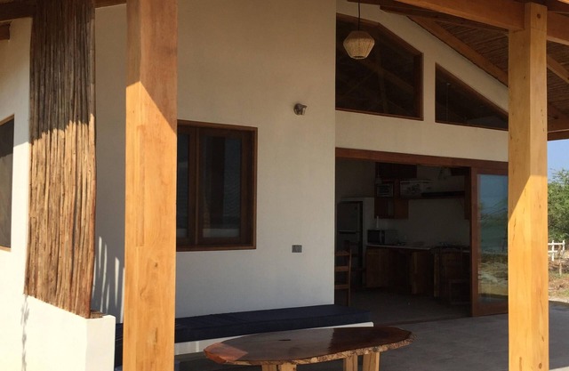 Beach Front Gigis House A/C Playa Santana Popoyo Tola 3 Bedroom