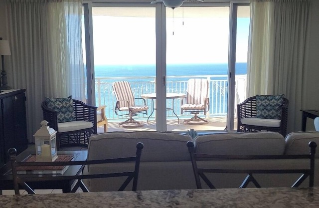 ☀️ ☀️ BEACH FRONT ☀️ ☀️ SPECIAL SNOWBIRD RATE ☀️☀️