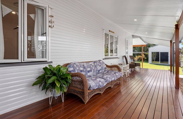"Beach House Dunns" - Scarborough Q 4020