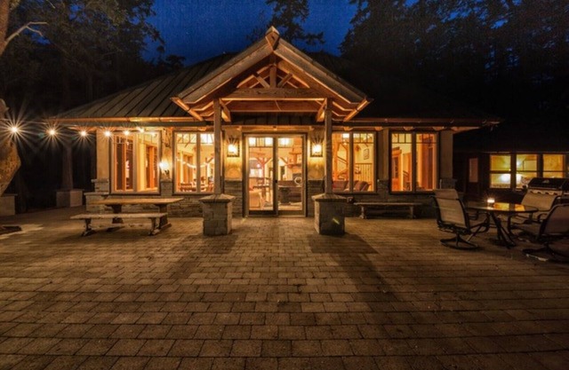 Beach house, heated pool, hot tub, private beach, shared dock