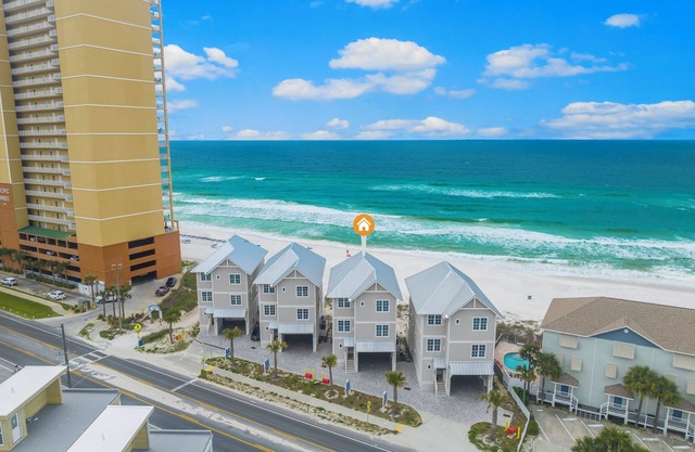 Beach House Reel Em Inn - Beachfront, Private Pool, West End of PCB