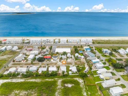 Beach House - Sun-kissed Cottage by Panhandle Getaways