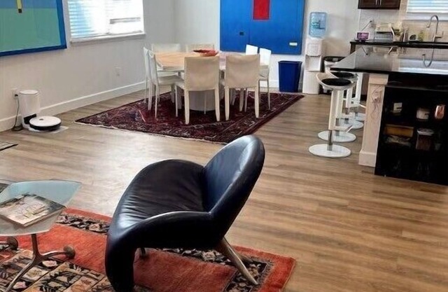 Beach Lovers New House! 10 min to beach - 6 guests