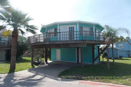 Beach Shak (Sunday Villas #15)