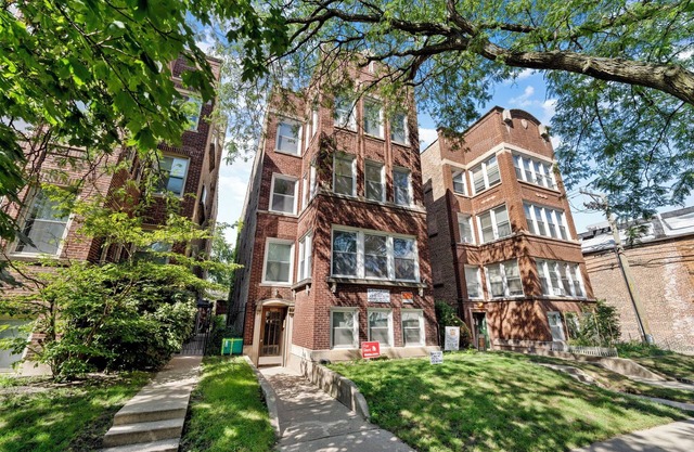 Beach Side in the City - Chicago