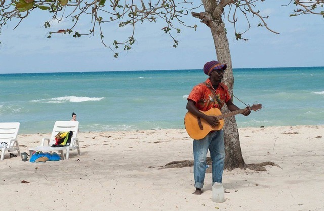 BEACH STUDIO CLOSE TO RESTAURANTS AND ENTERTAINMENT