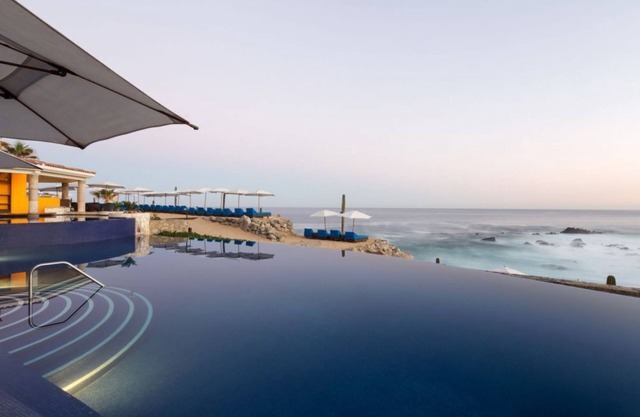 Beachfront 2BR Condo with Gym & Hot Tub