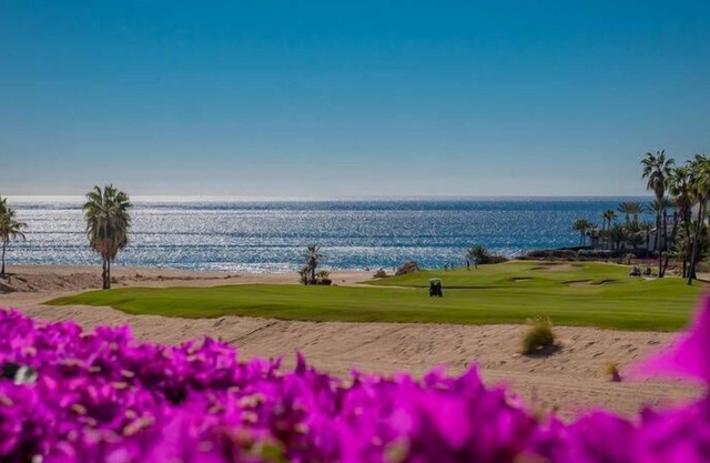 Beachfront! Beautiful 2 Bed With Gorgeous Views!