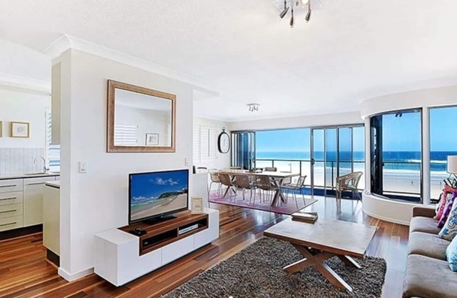 BEACHFRONT Beauty! Unbeatable Location with ocean view!