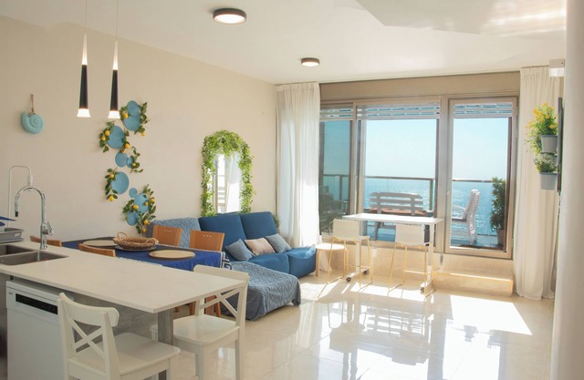 Beachfront Bliss. 3 bedroom. Privacy