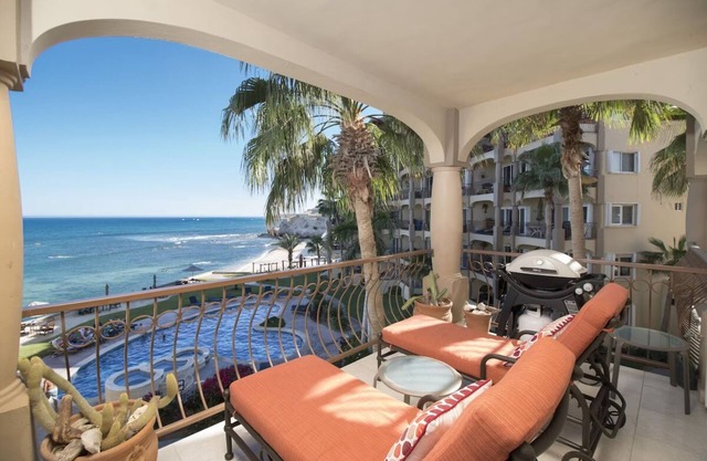 Beachfront condo at the Rock. Surfers, beach lovers paradise.
