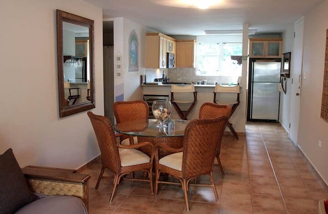 Beachfront, Elegant Garden Apt 2BR-2BA by Rainforest