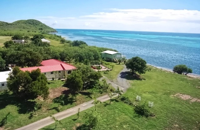 Beachfront Estate - With Kayaks & SUP's!