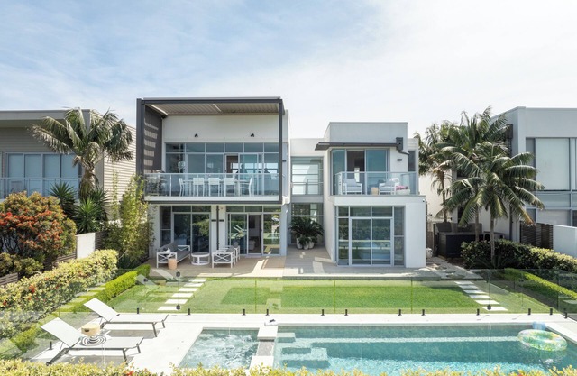 Beachfront Haven Exceptional Family Getaways