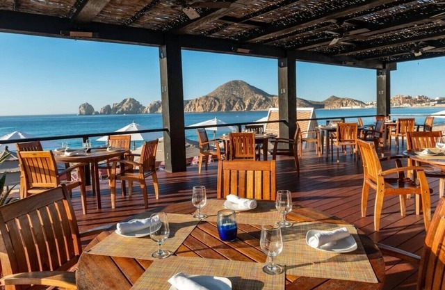 Beachfront Junior Suite at Pueblo Bonito Rose, Steps from Medano Beach