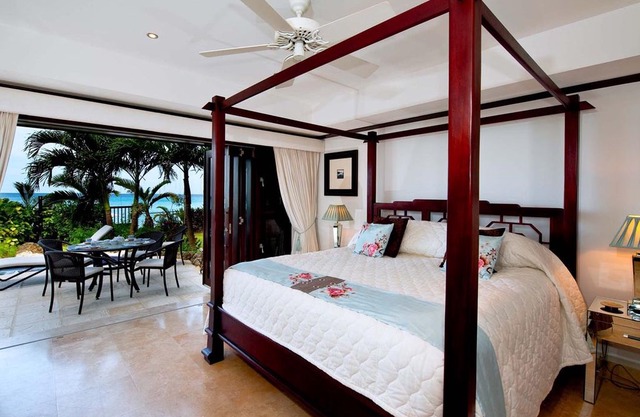 Beachfront Luxury - Coral Cove 2 (1 bed)