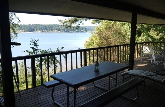 Beachfront, Luxury home with amazing panoramic view.