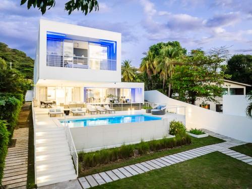 Beachfront Luxury Villa W Pool Sunset Casa De Lys